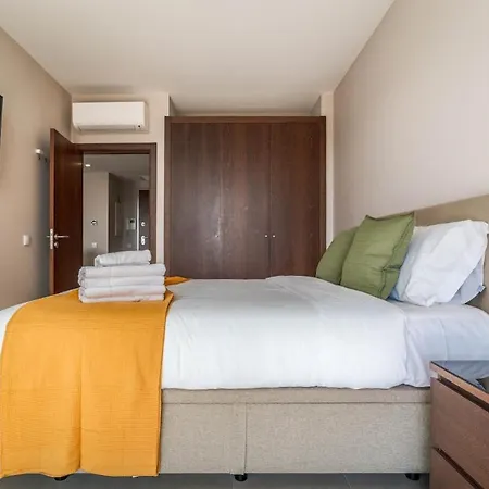 Sun Retreat Portimao, With Pool And Private Balcony דירה פורטימאו