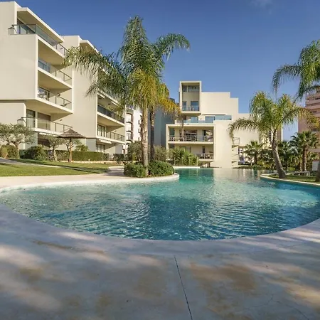 Sun Retreat Portimao, With Pool And Private Balcony דירה